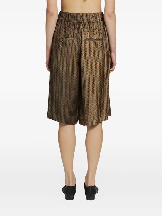 Brown pants, side view
