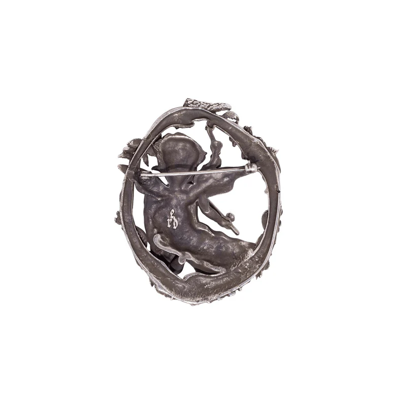 Grey accessories, front view