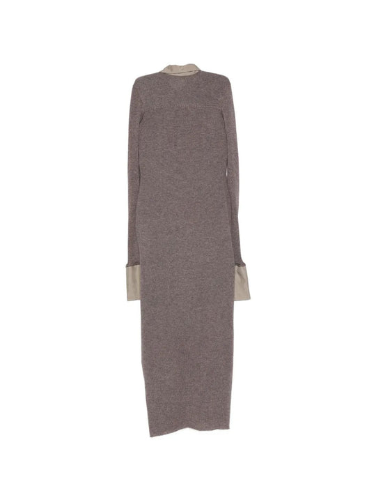 Grey knitwear, front view