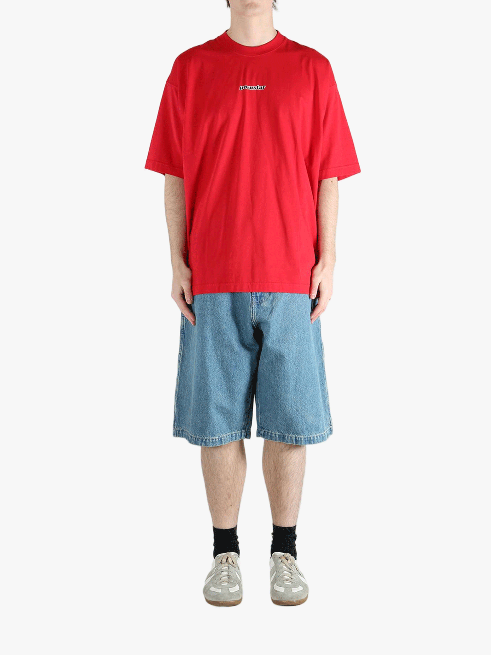 Red t-shirt, full body view