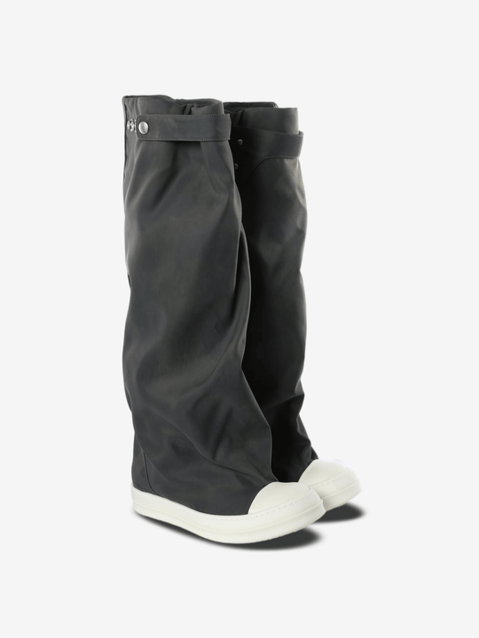 Black boots, front view