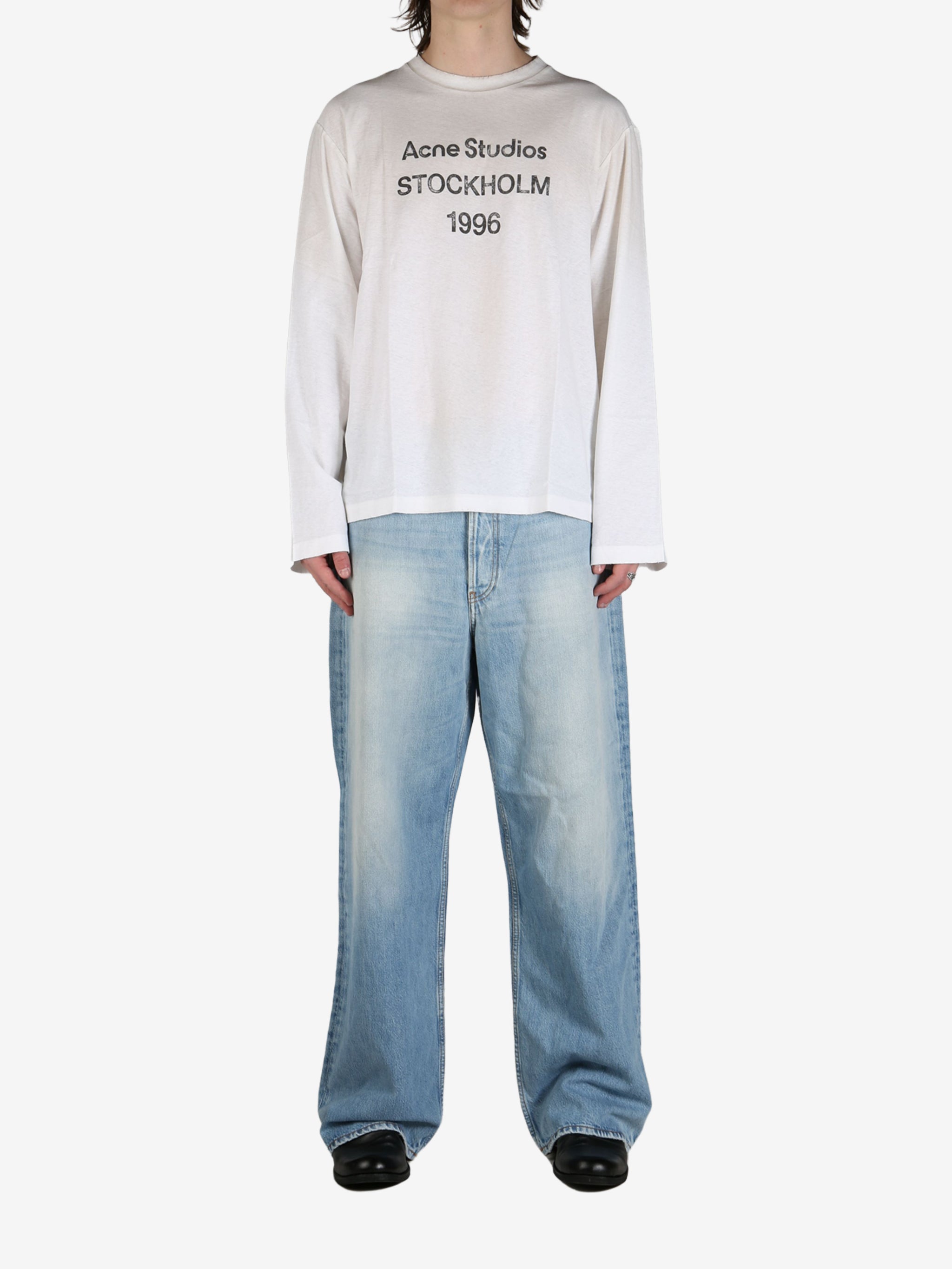 White tee, full body view