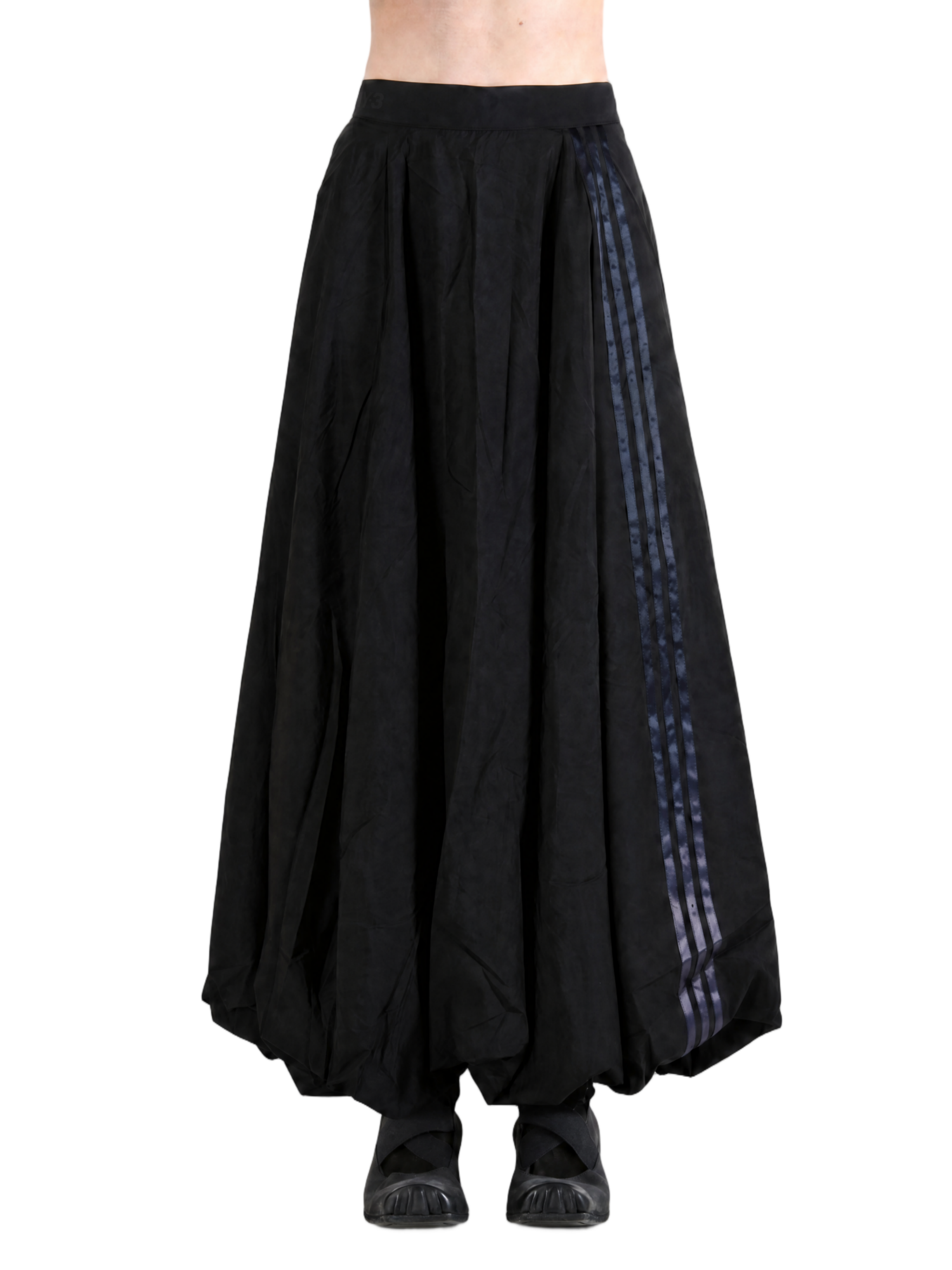 Black skirt, full body view
