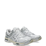 White sneakers,side view