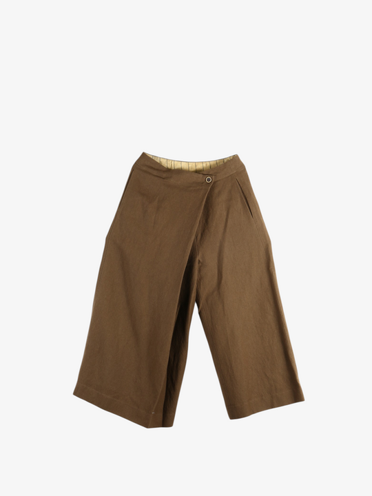 Brown pants, front view