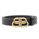 Black accessories, front view