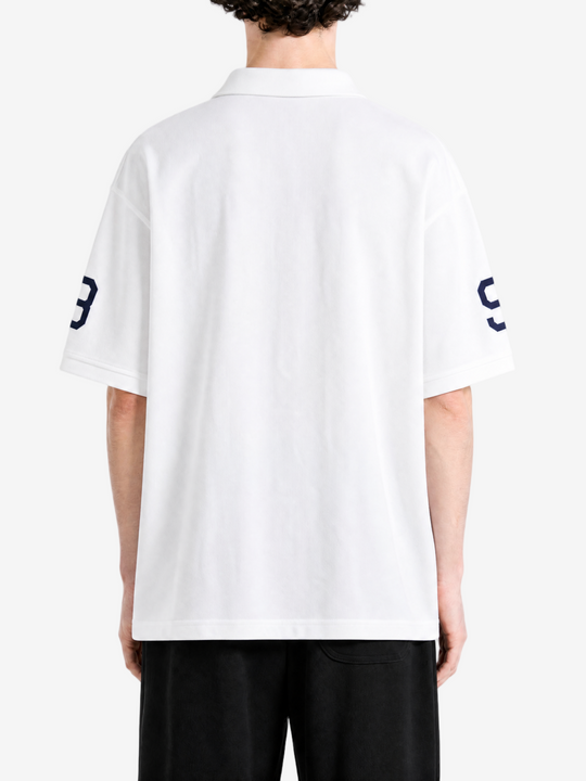 White t-shirt, full body view