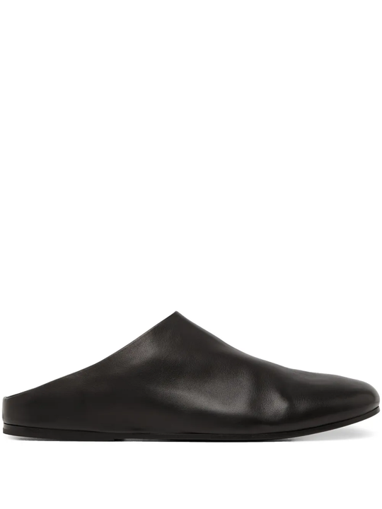 Black shoes, front view