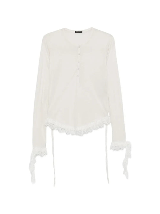 White top, front view