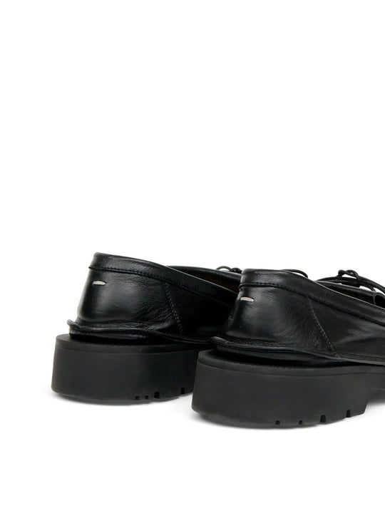 Black shoes, back view
