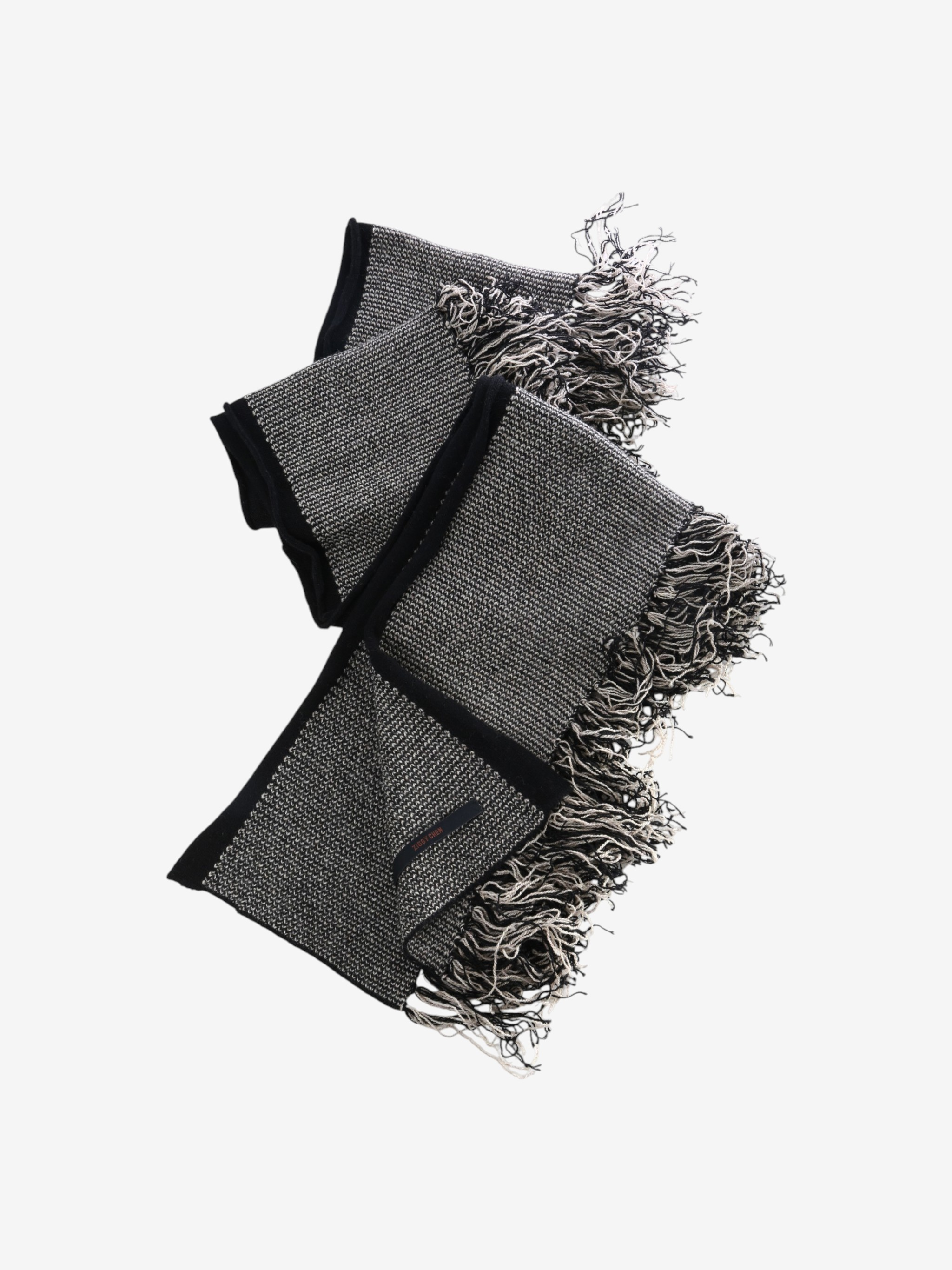 Grey scarf, front view