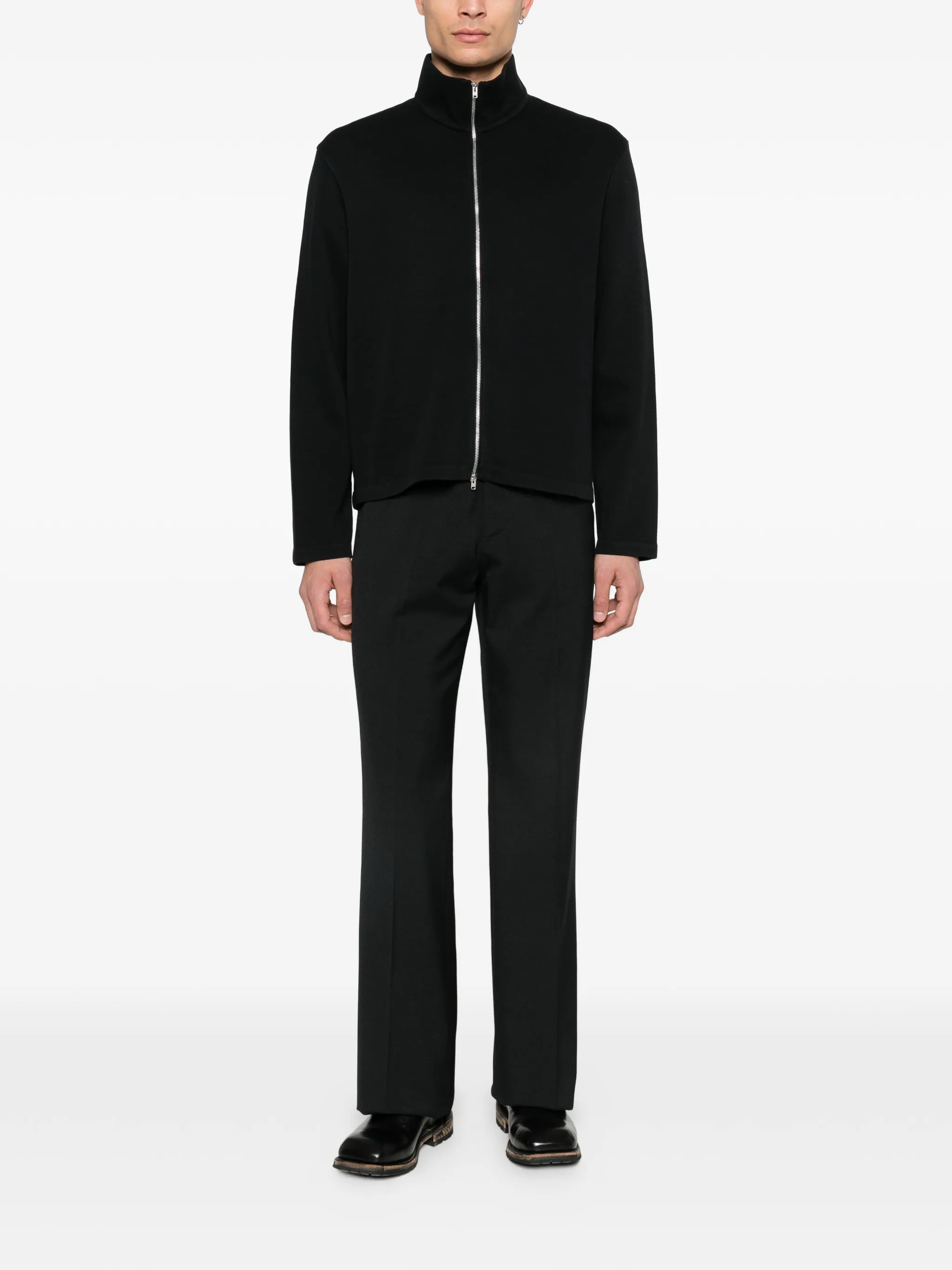 black sweat, full body view