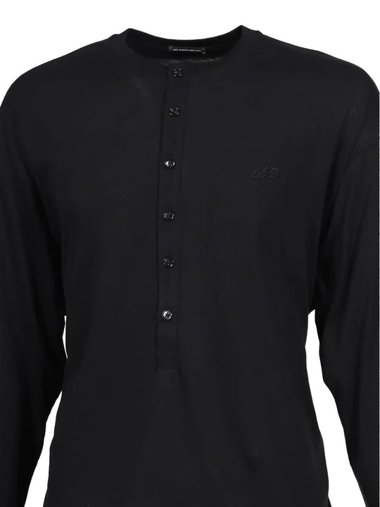 Black top, front view