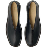 Black shoes, front view