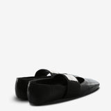 Black shoes, back view