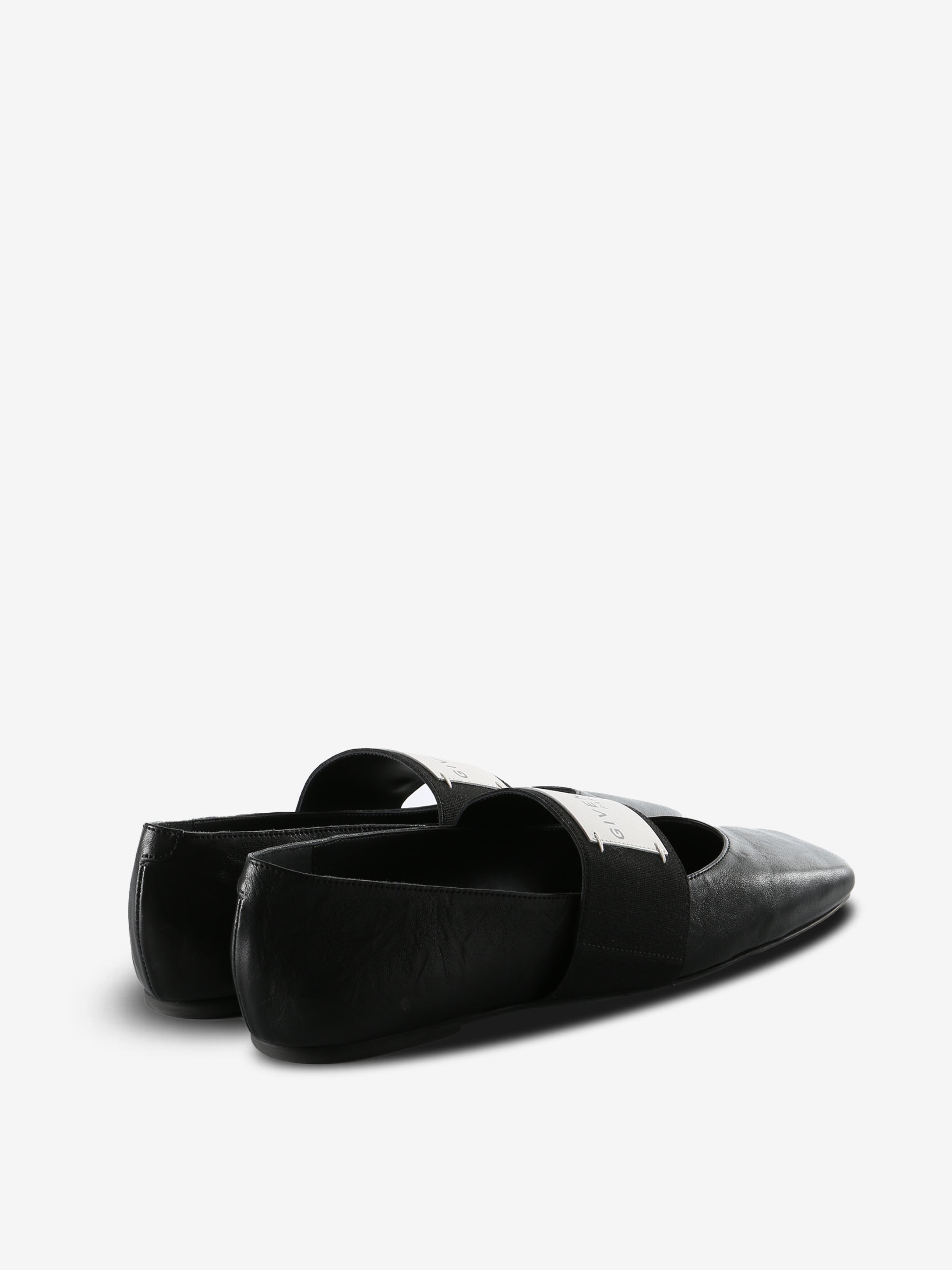 Black shoes, back view