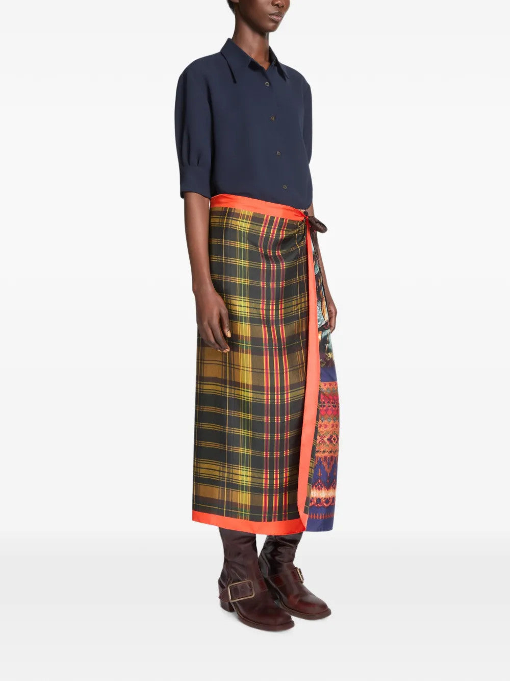 Green skirt, full body view