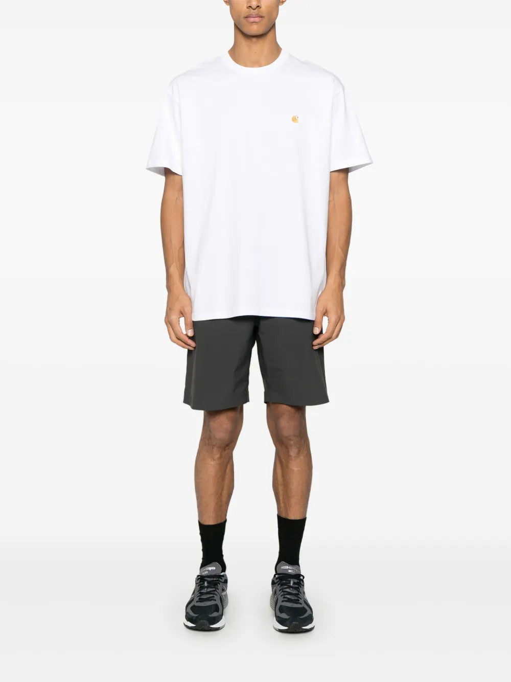 White t-shirt, full body view