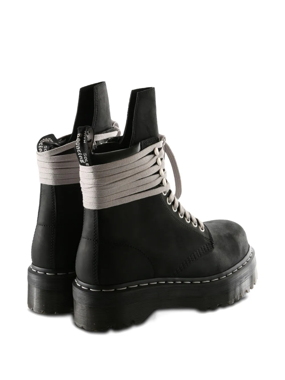 Black boots,back view