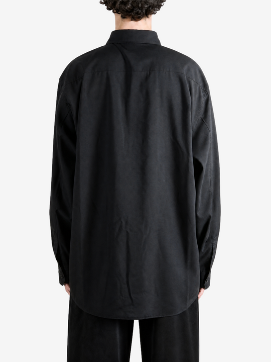 Black shirt, full body view