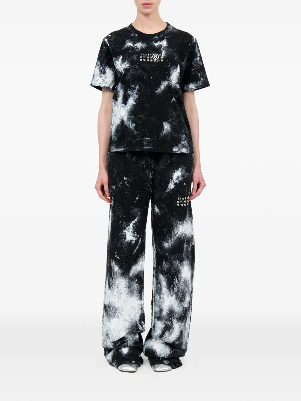 Black T-shirt, full body view