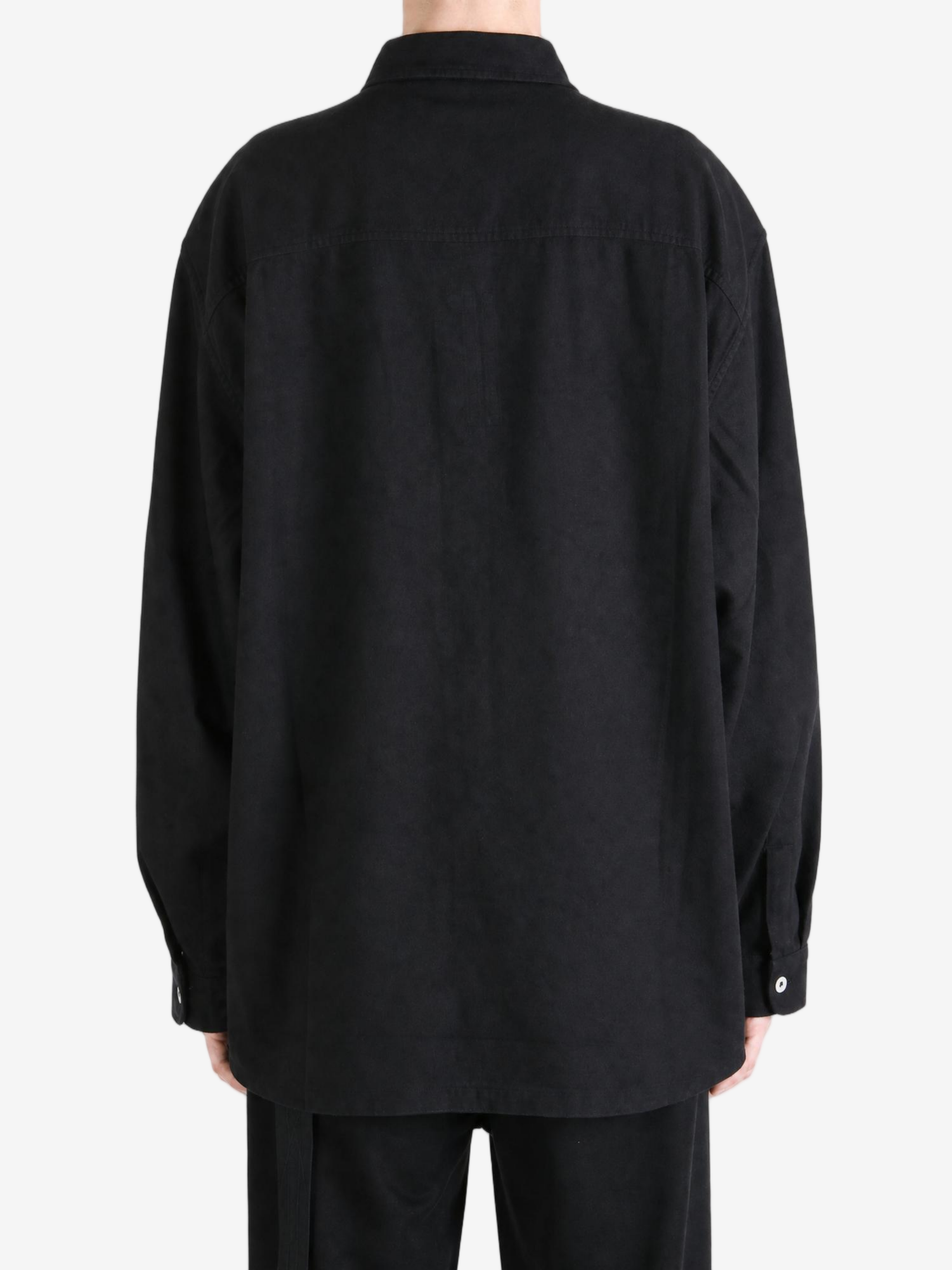 Black shirt, full body view