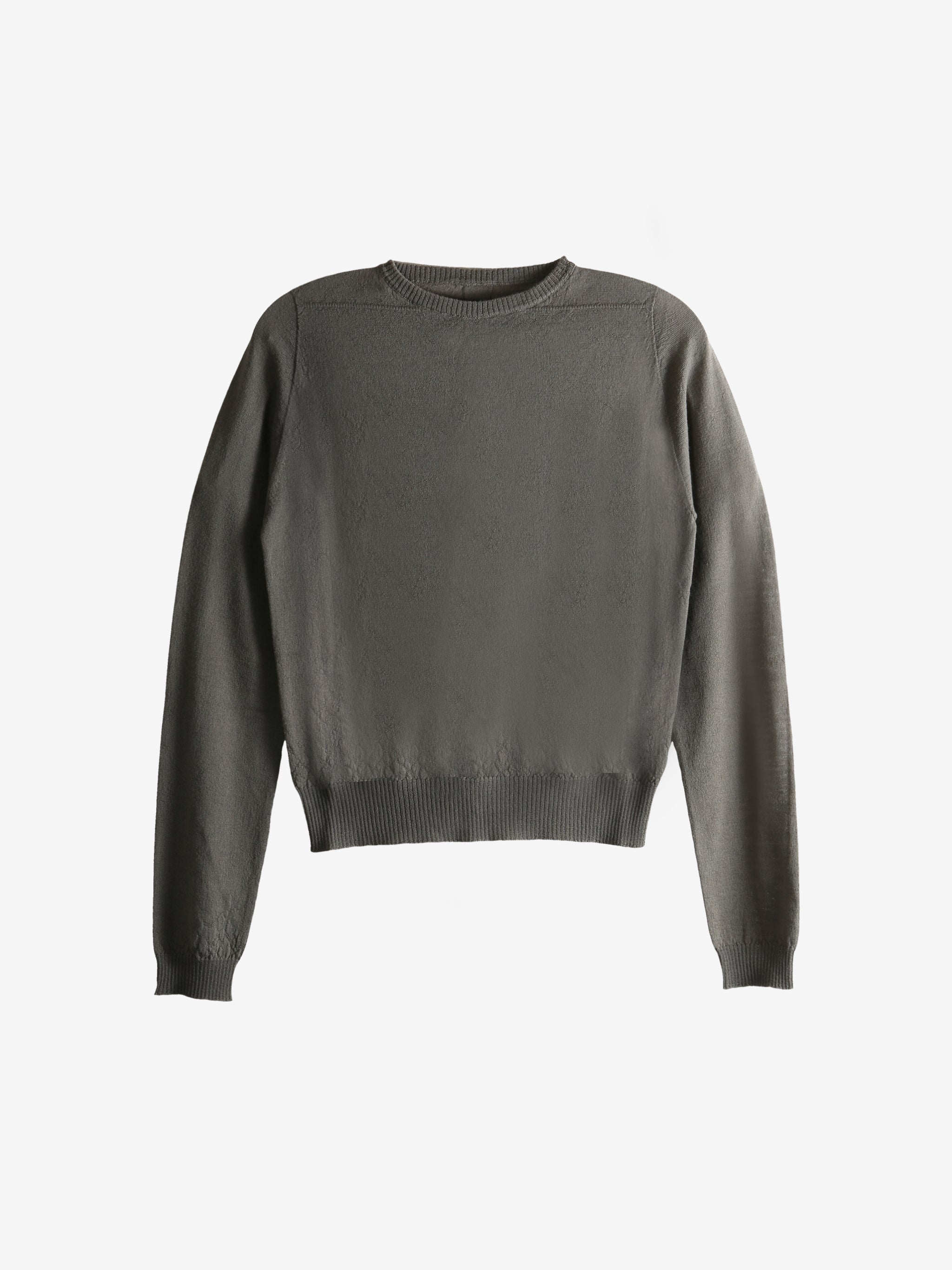 Grey knitwear, front view