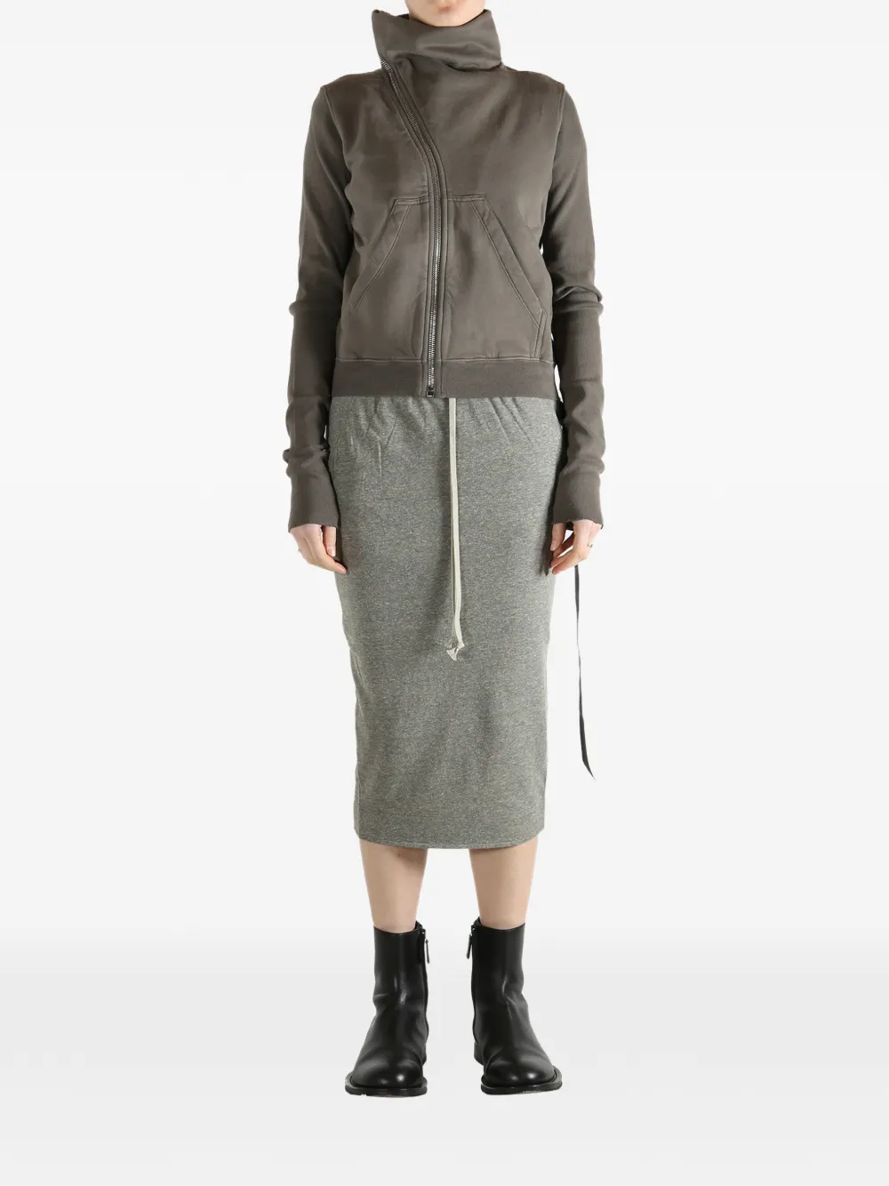 Grey sweat, full body view