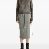 Grey sweat, full body view