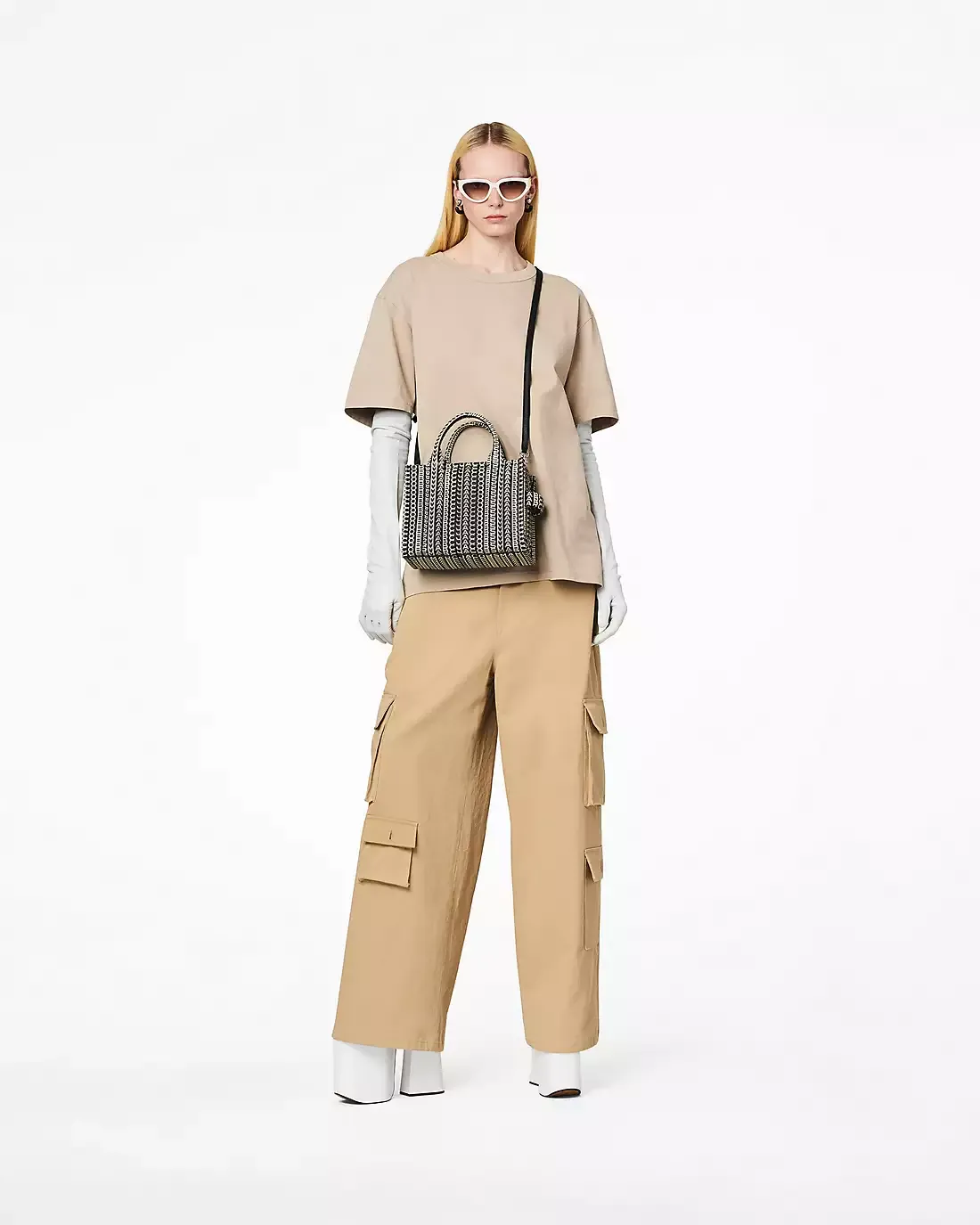 Black bag worn by a person, showing the bag's fit