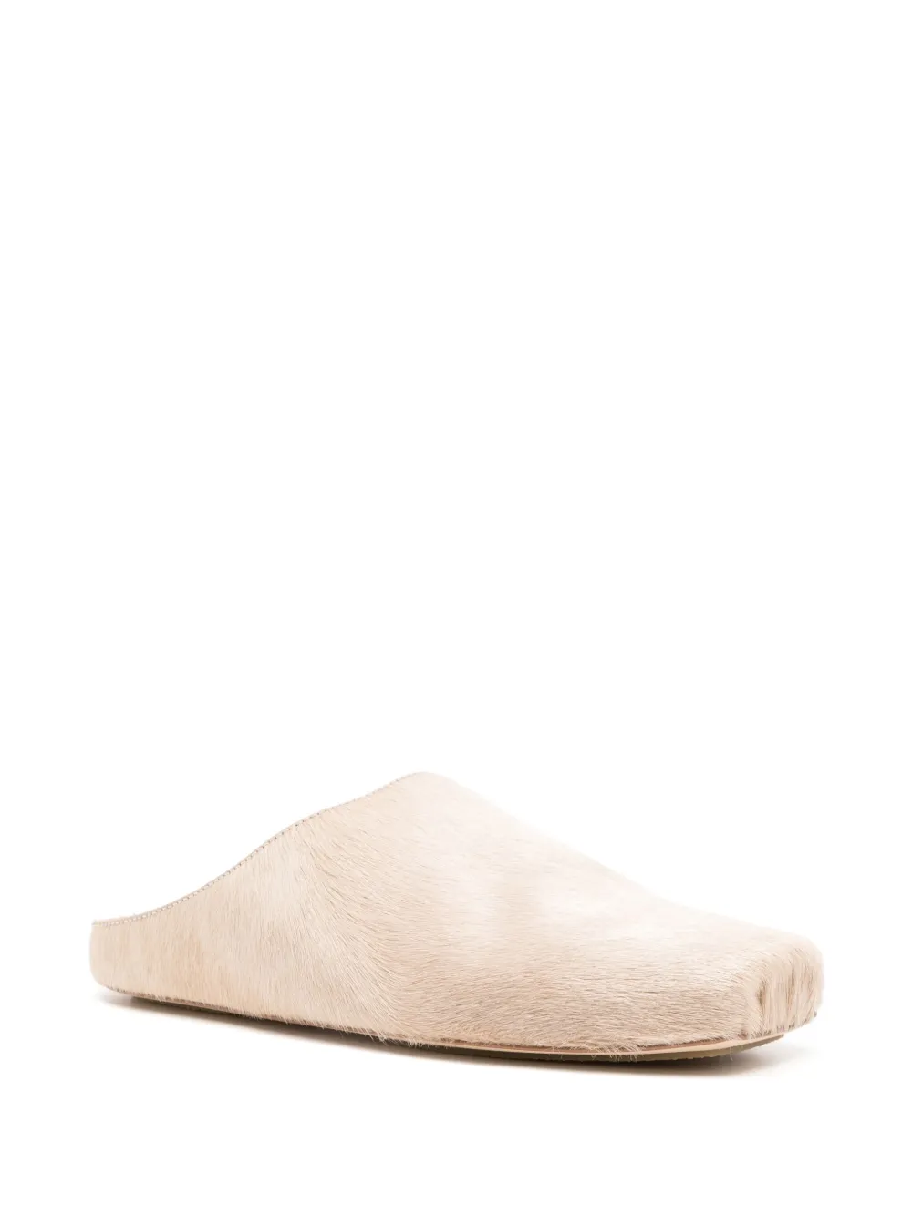 Tan shoes，side view