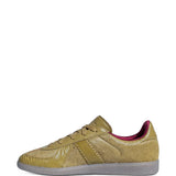Tan shoes, front view