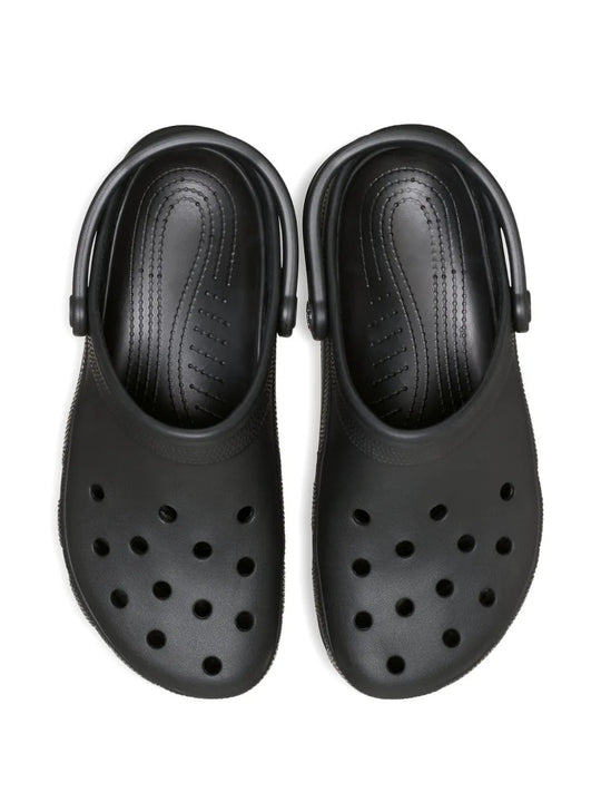 Black shoes, front view