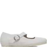 White shoes,front view