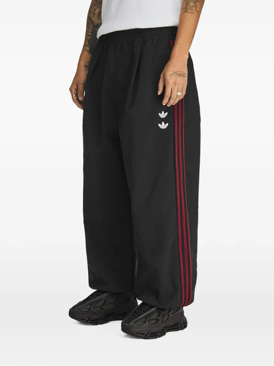 Black pants, full body view