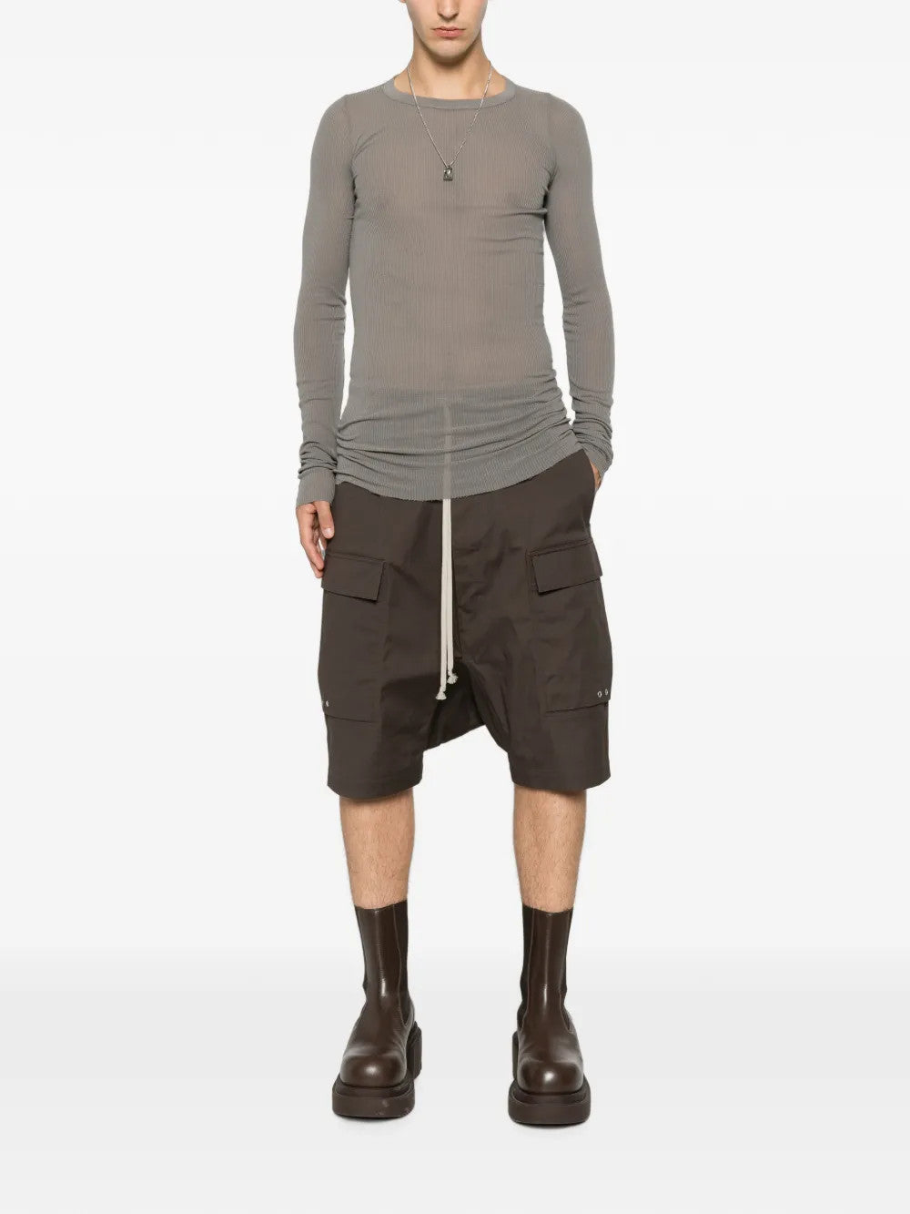 Grey t-shirt, full body view
