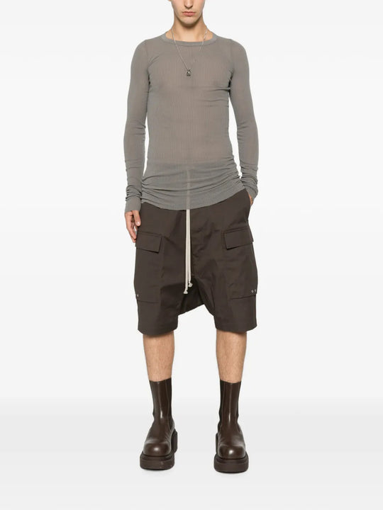 Grey t-shirt, full body view