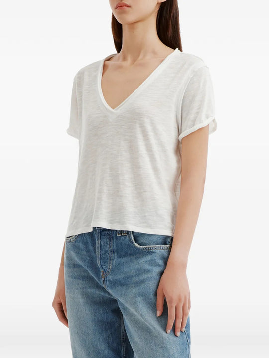 White t-shirt, full body view