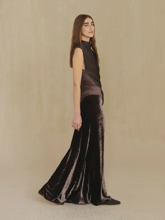 Black skirt, full body view