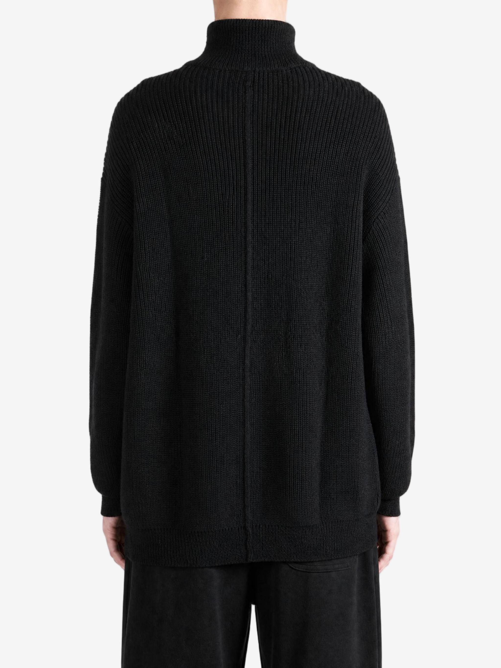 Black shirt, full body view