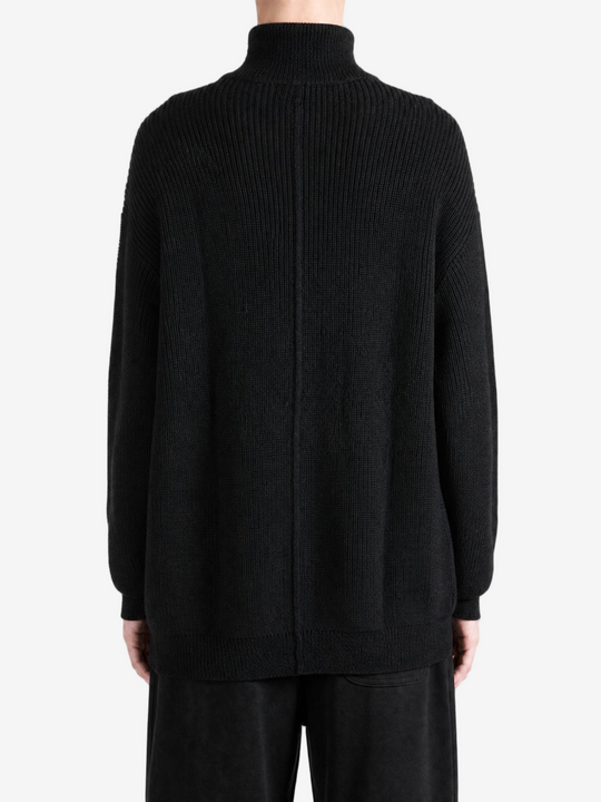 Black shirt, full body view
