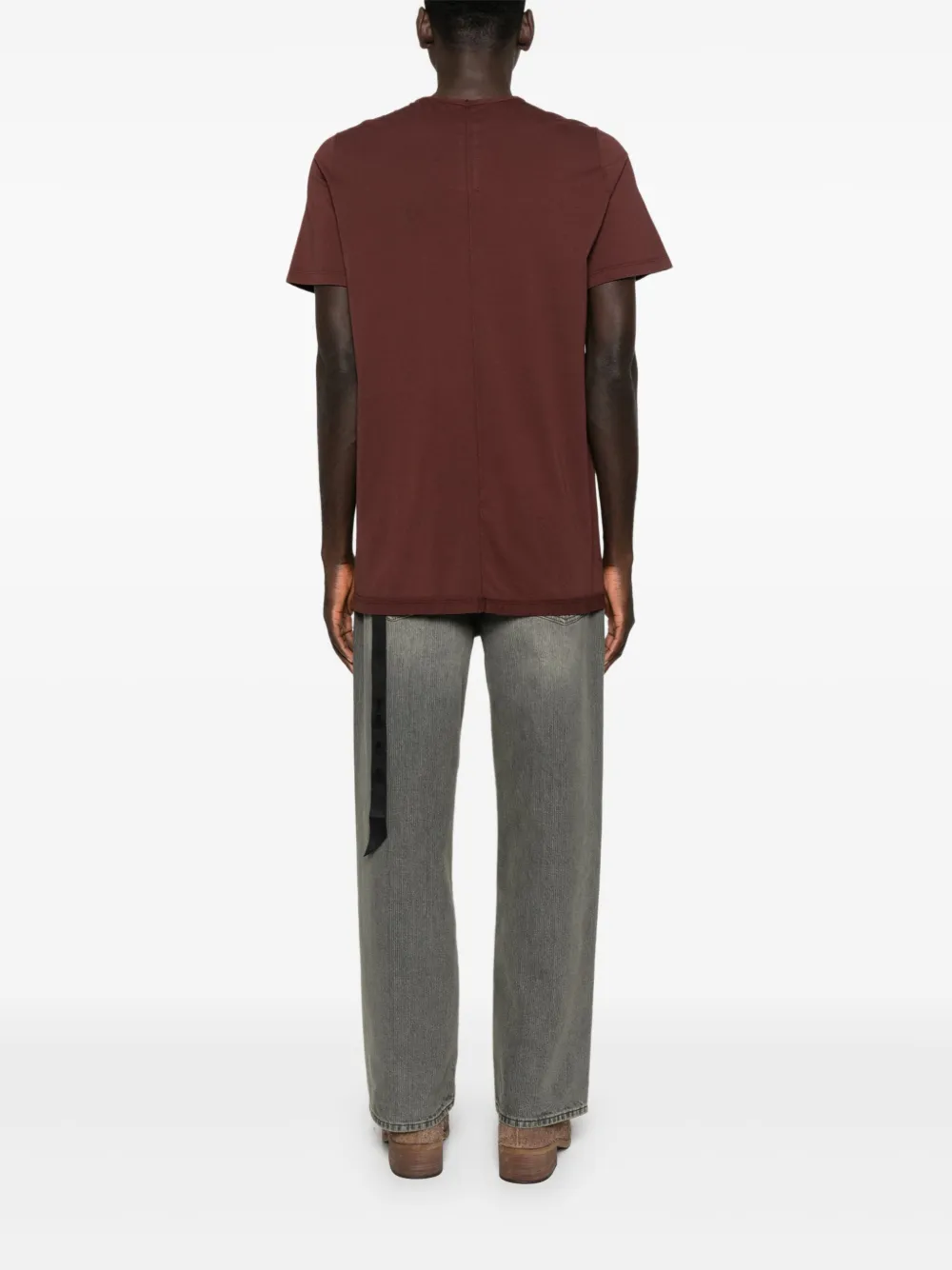 Red t-shirt, full body view