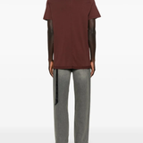 Red t-shirt, full body view