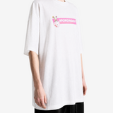 White t-shirt, full body view