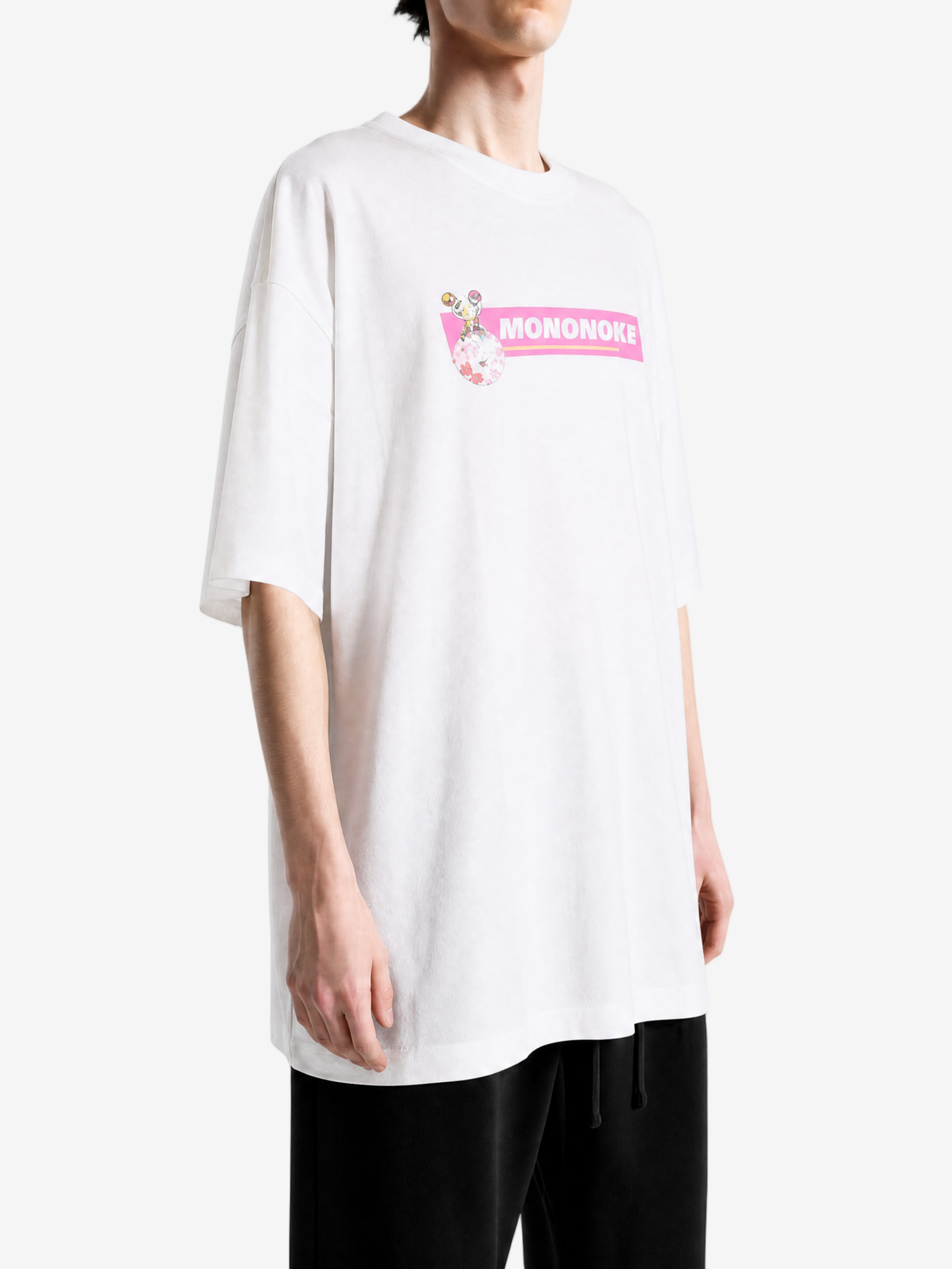 White t-shirt, full body view