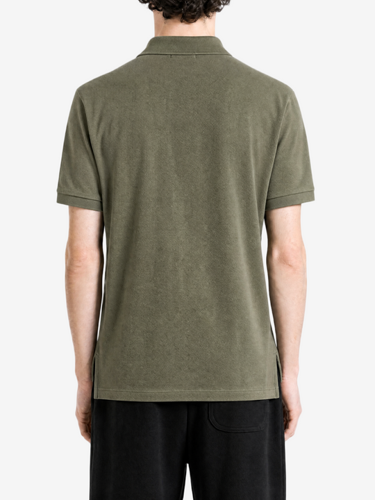 Green shirt, full body view