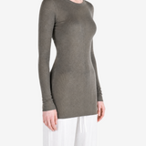 Grey t-shirt, full body view