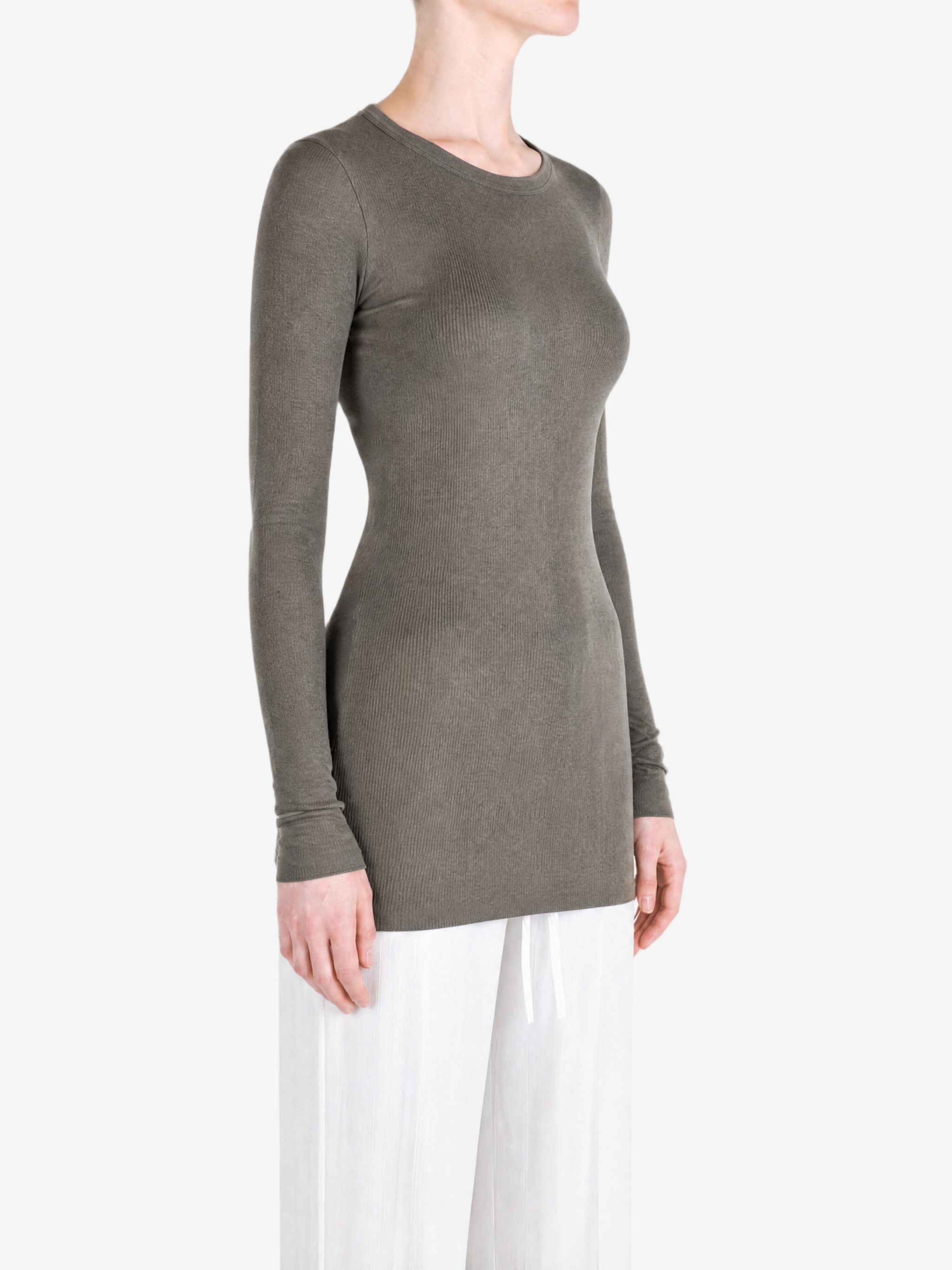 Grey t-shirt, full body view