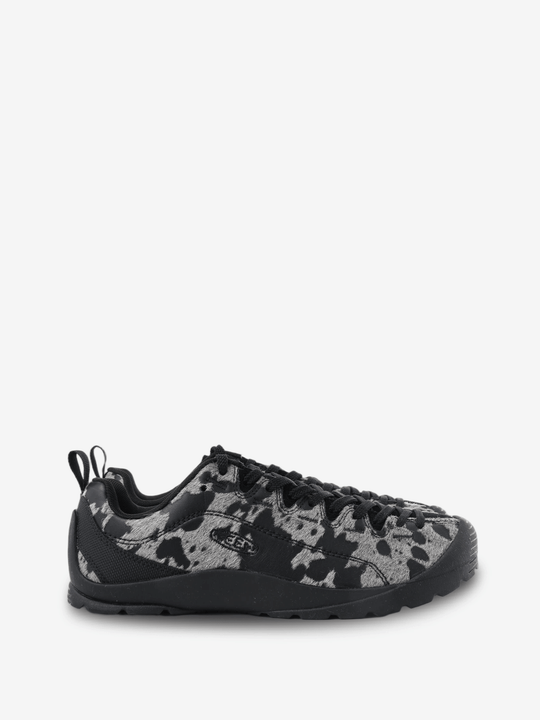 Black shoes, side view