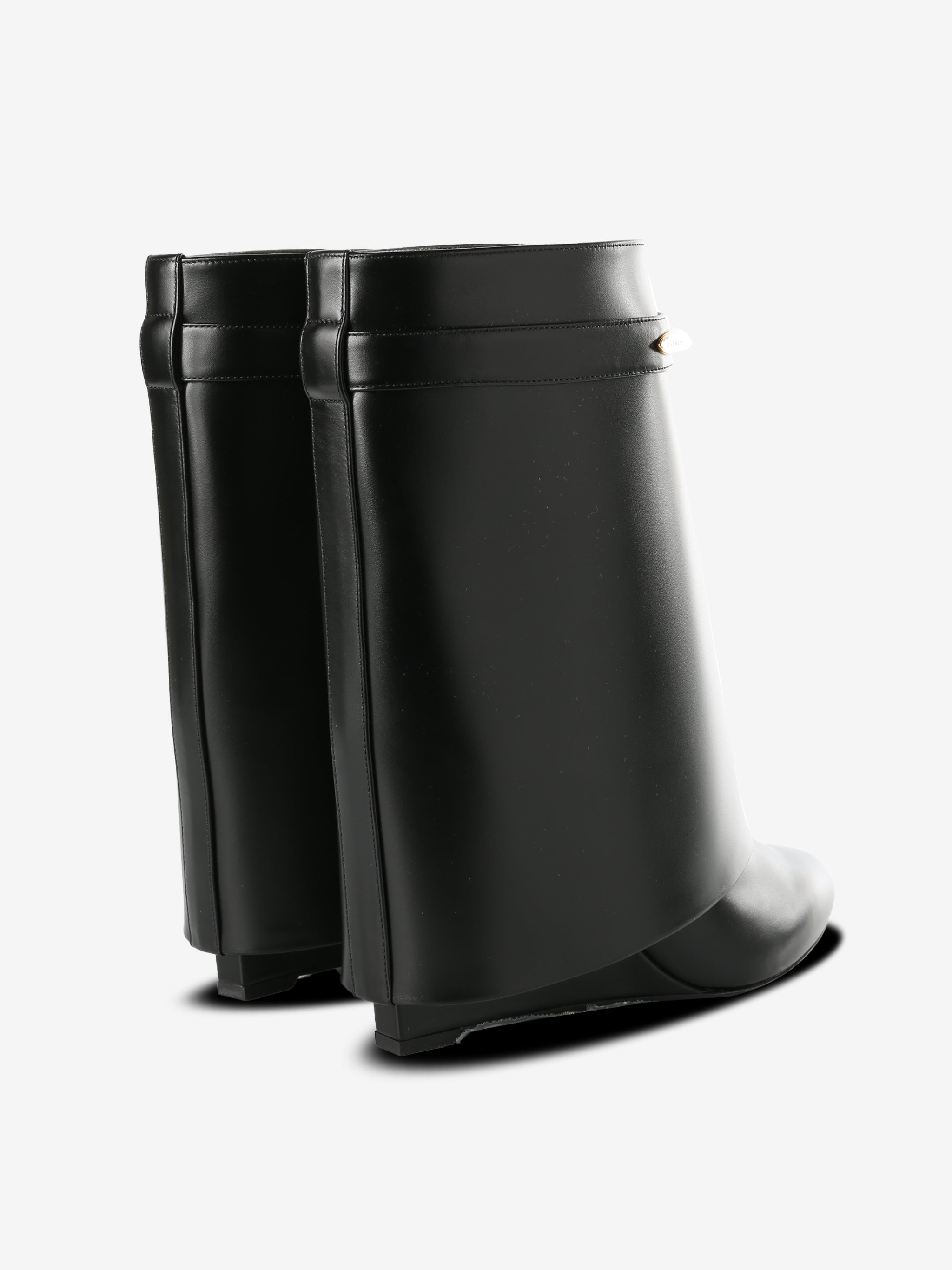 Blacj shoes,back view